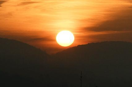 REFLECTING CHRIST&#039;S LIGHT