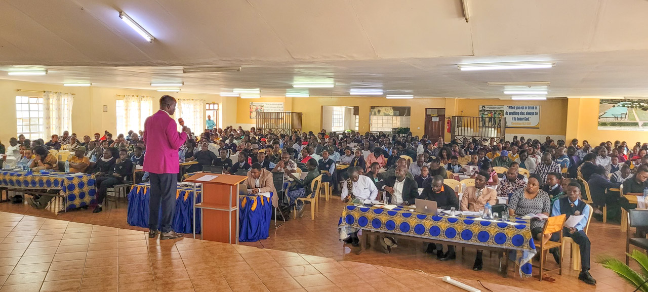 Grade 9 Students, Parents &amp; Teachers Meet to Explore Pathways and Careers